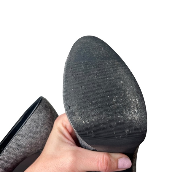 Le Chateau tweed platform heels gray black bouclé flower accent high heel 4” - Picture 8 of 12